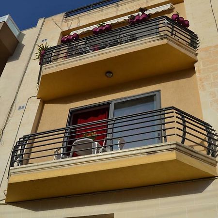 Mellieha Town Centre Bright & Spacious 3 Bedroom Apartment Extérieur photo