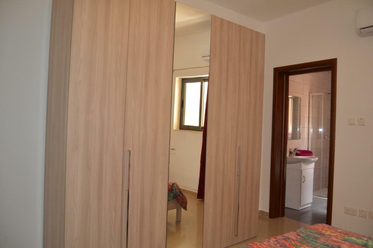 Mellieha Town Centre Bright & Spacious 3 Bedroom Apartment Extérieur photo