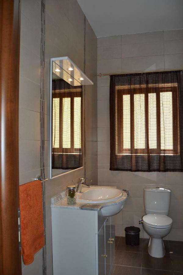 Mellieha Town Centre Bright & Spacious 3 Bedroom Apartment Extérieur photo