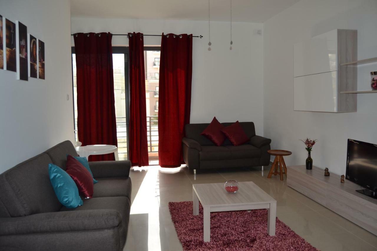 Mellieha Town Centre Bright & Spacious 3 Bedroom Apartment Extérieur photo