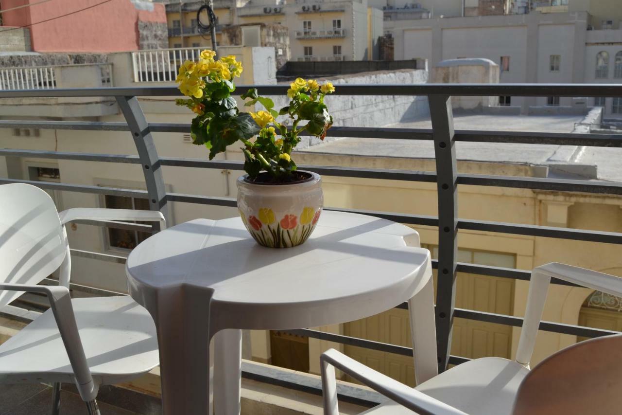 Mellieha Town Centre Bright & Spacious 3 Bedroom Apartment Extérieur photo