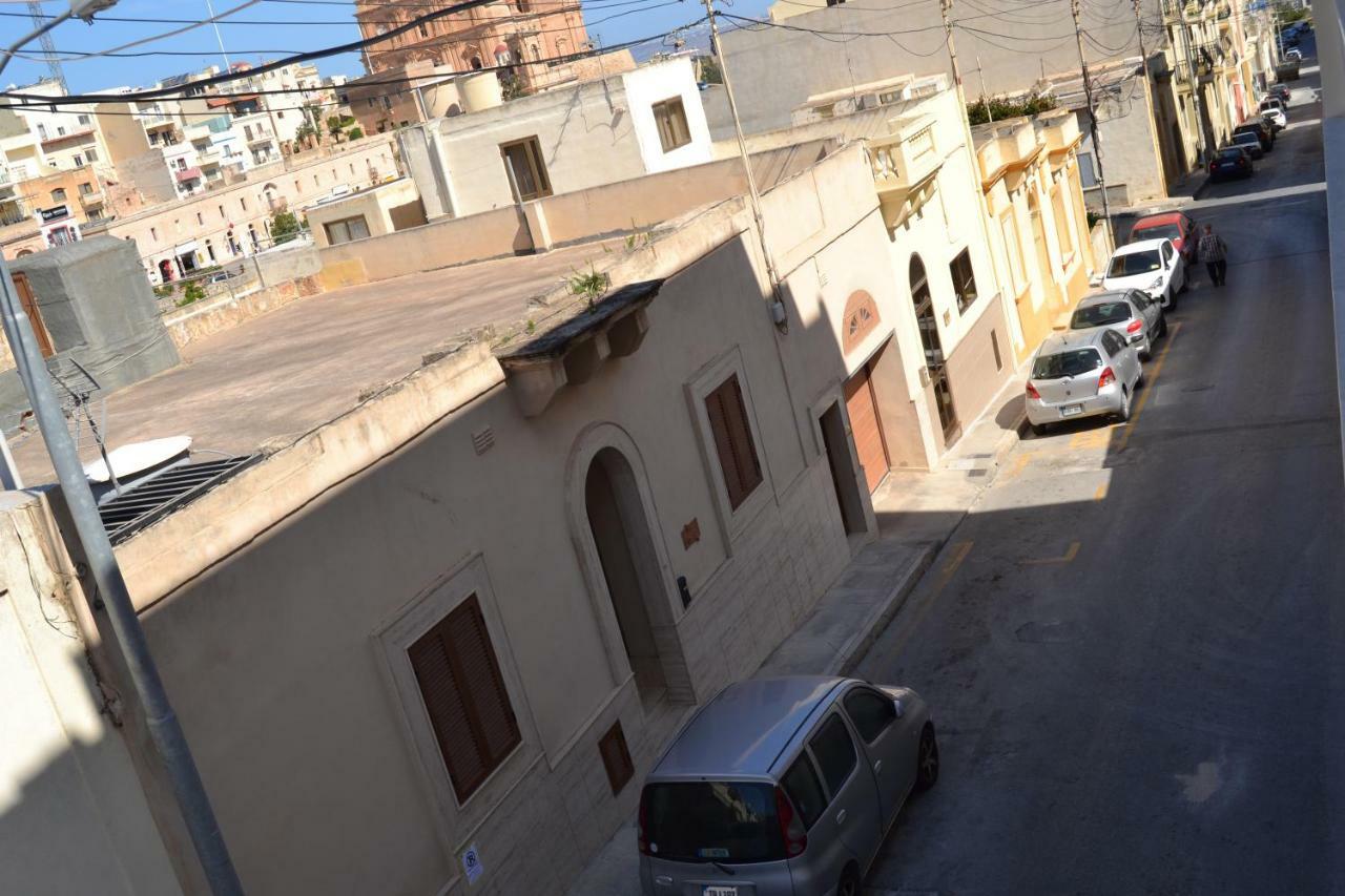 Mellieha Town Centre Bright & Spacious 3 Bedroom Apartment Extérieur photo