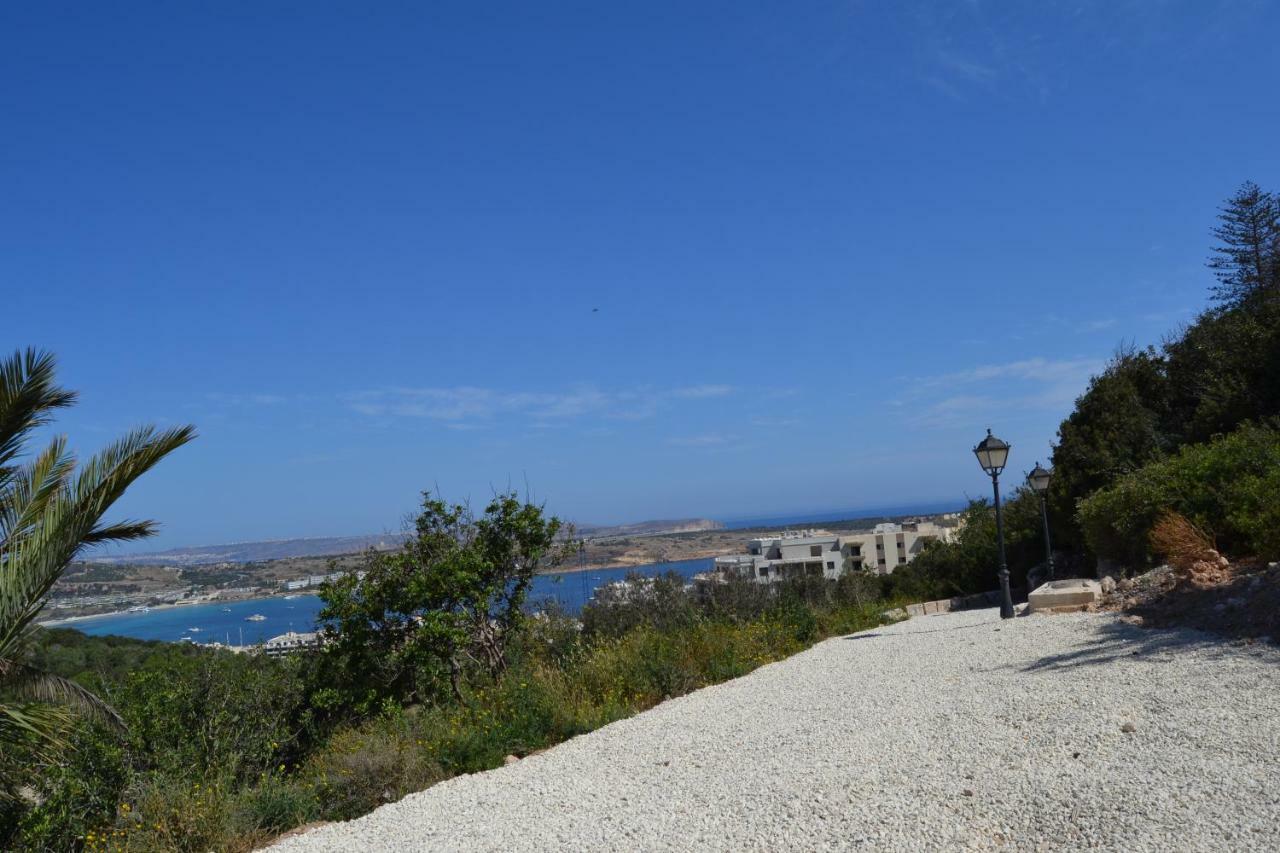 Mellieha Town Centre Bright & Spacious 3 Bedroom Apartment Extérieur photo