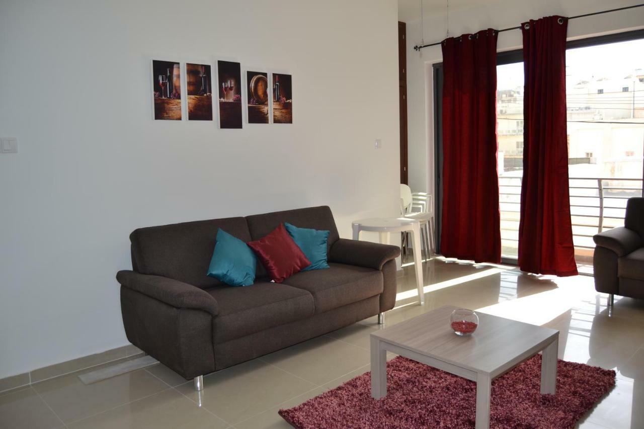 Mellieha Town Centre Bright & Spacious 3 Bedroom Apartment Extérieur photo